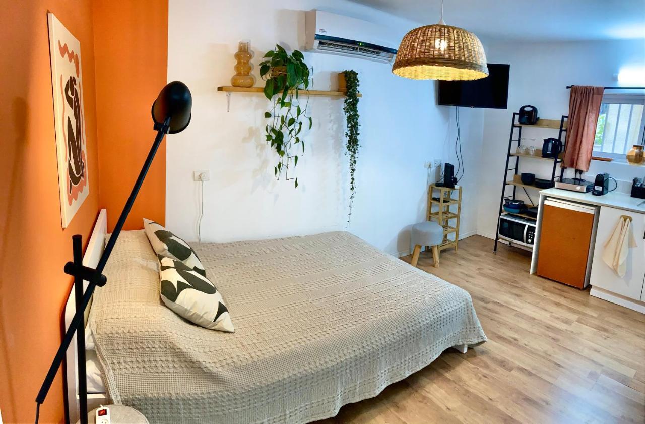 Apartment Dotan's Boutique - By The Beach! Tel Aviv