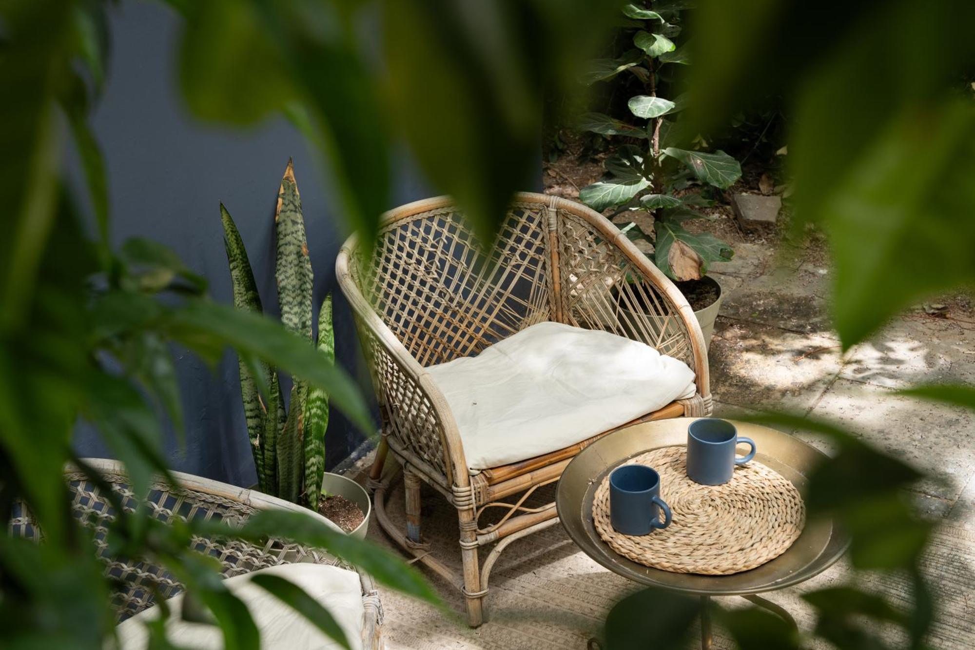 Dotan's Boutique - By The Beach!